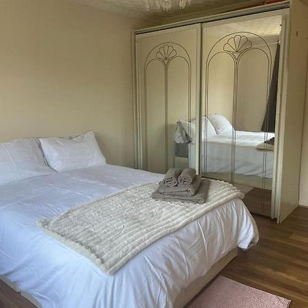 Single And Doubles Rooms Close To Central London Londres Exterior foto