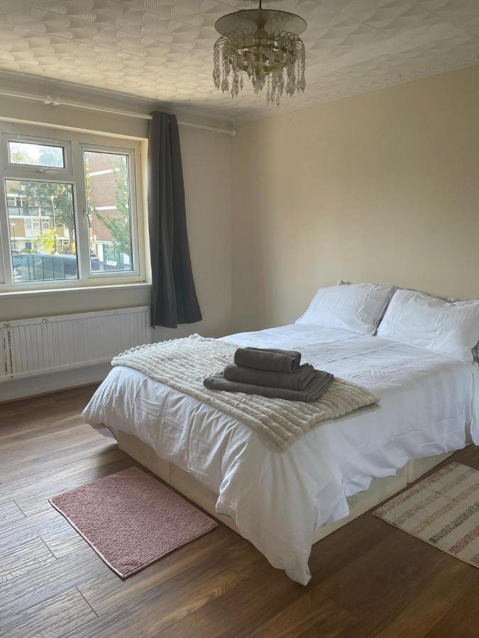 Single And Doubles Rooms Close To Central London Londres Exterior foto