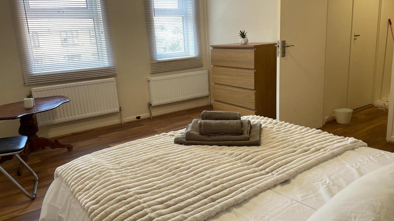 Single And Doubles Rooms Close To Central London Londres Exterior foto