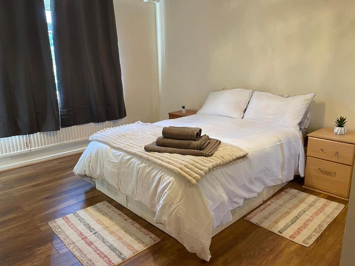 Single And Doubles Rooms Close To Central London Londres Exterior foto