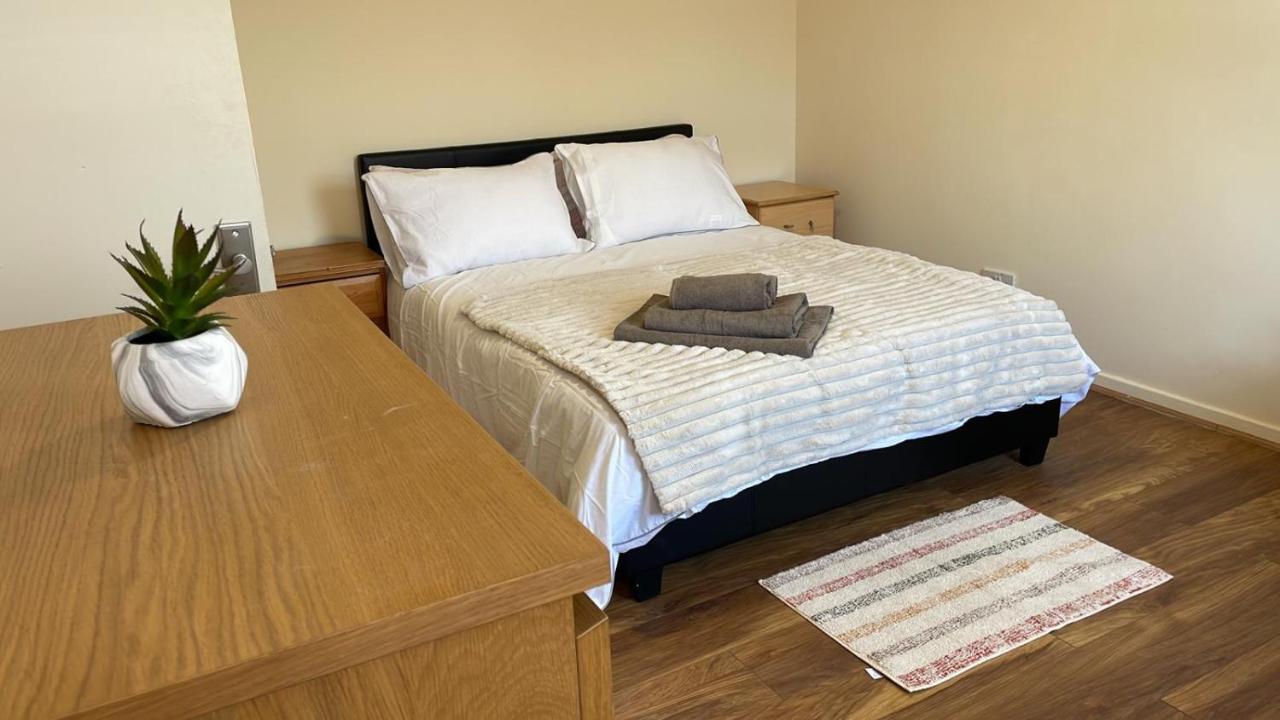 Single And Doubles Rooms Close To Central London Londres Exterior foto