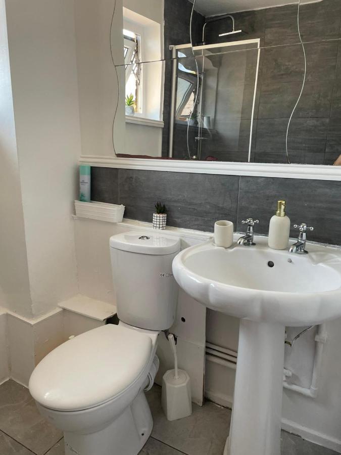 Single And Doubles Rooms Close To Central London Londres Exterior foto