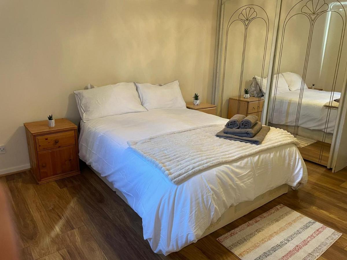 Single And Doubles Rooms Close To Central London Londres Exterior foto